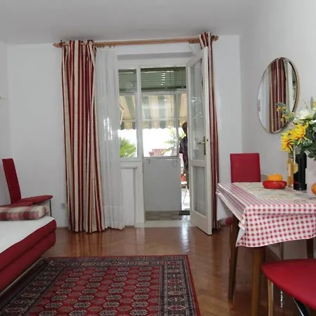 Nane Apartment *